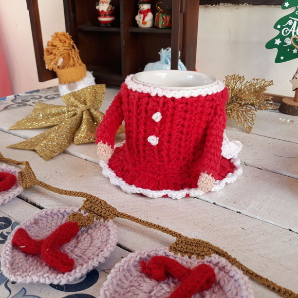 Capa Mamãe Noel - Protetor de Caneca em Crochê - Cozy Mug