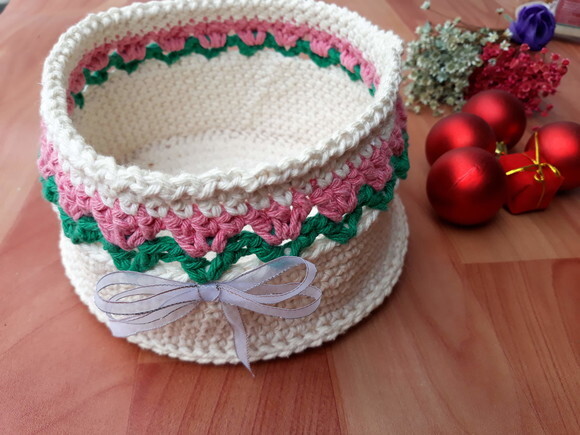 Cesta de Pão / Porta Panetone em Crochê - Modelo Tulipa