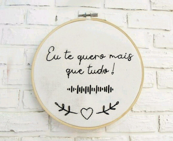 Quadro Interativo Spotify Bordado Casal - Dia dos namorados