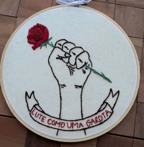 Quadro Decorativo - Lute Como Uma Garota Bordado à Mão