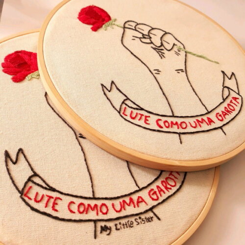 Quadro Decorativo - Lute Como Uma Garota Bordado à Mão