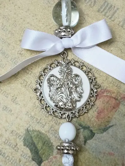 Medalhão de Berço Anjo da Guarda Resinada com Oração