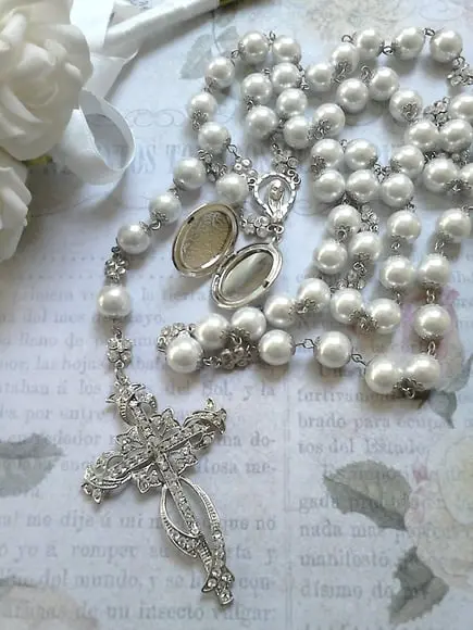 Terço De Noiva Em Pérolas Divine Mercy