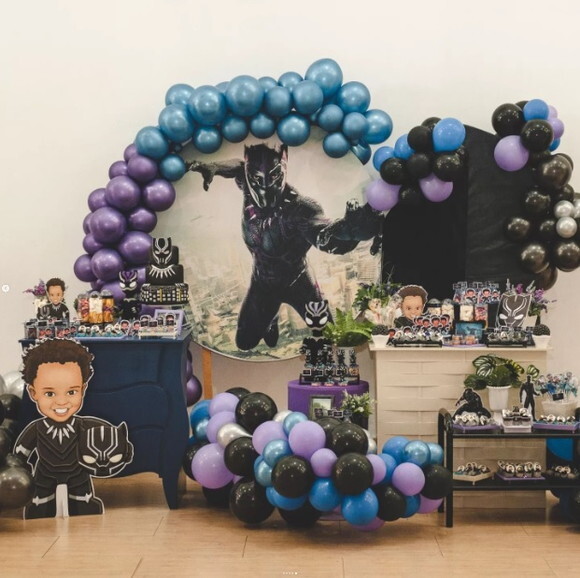 Display de Chão Caricatura Aniversário Pantera Negra
