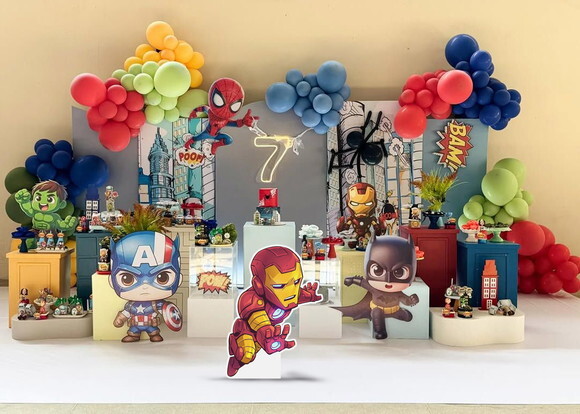 Display de Chão em mdf Aniversário Homem de Ferro 80cm