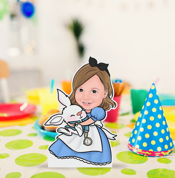Display de Mesa mdf Alice no País das Maravilhas 20cm