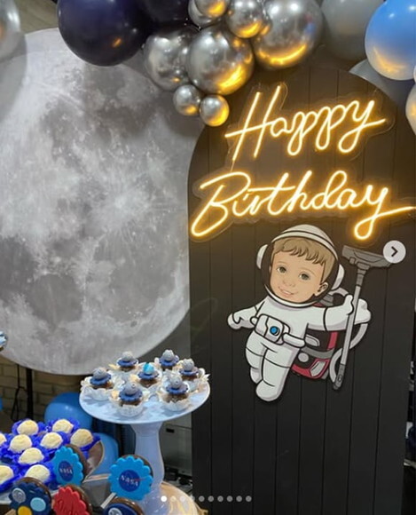 Display Totem de Chão Caricatura Aniversário Astronauta