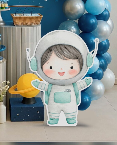 Display Totem de Chão em mdf Aniversário Astronauta 80cm