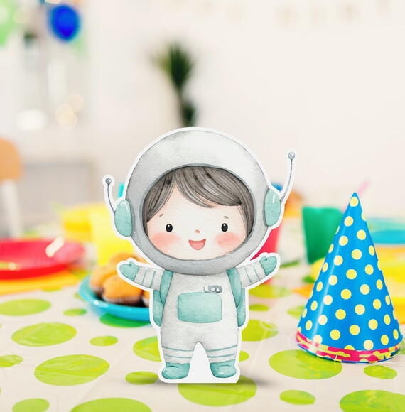 Display Totem de Mesa em Papel Astronauta 20cm