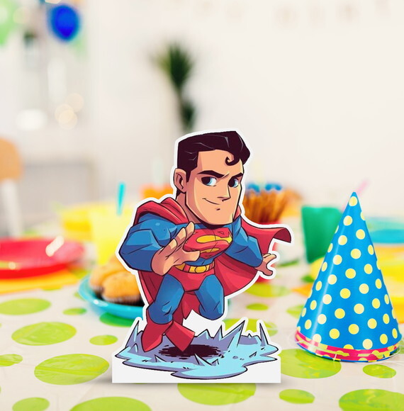 Display Totem de Mesa em Papel Superman 20cm