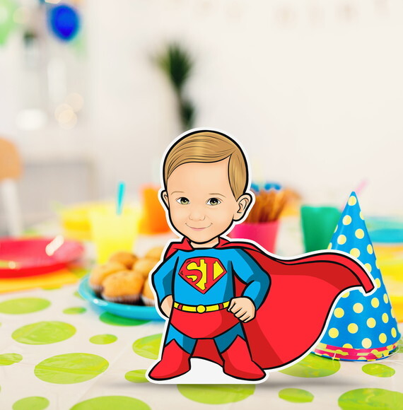Display Totem de Mesa mdf Caricatura Infantil Superman 20cm