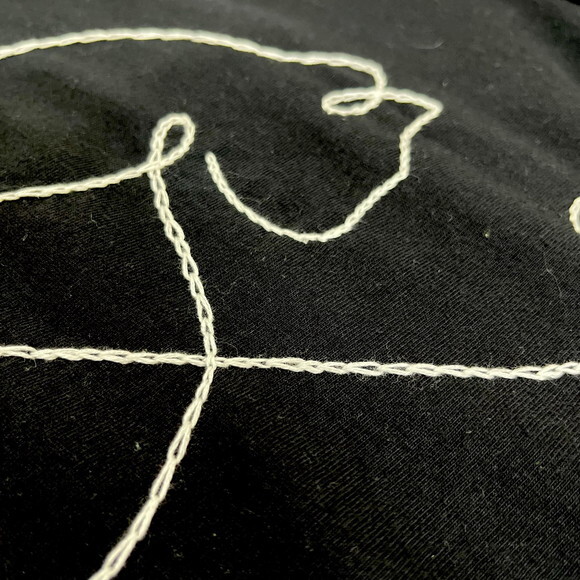 Camiseta Bordada a Mão Gato