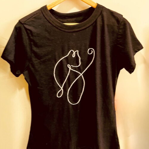 Camiseta Bordada a Mão Gato