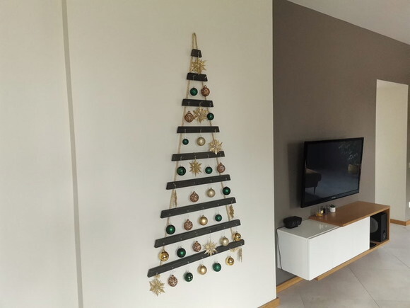 Árvore de Natal em Madeira Pinus de Parede Tabaco (150 Cm)