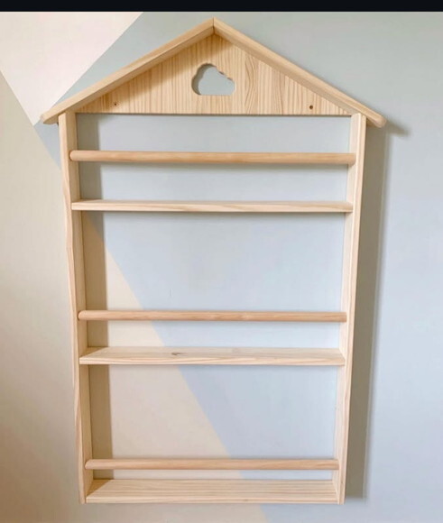 Estante Montessori Casinha de Parede