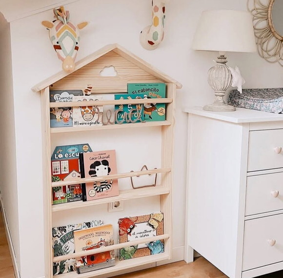 Estante Montessori Casinha de Parede