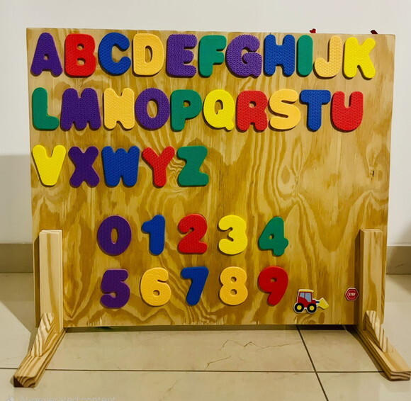 Painel Sensorial Duplo Montessori com Pés (60 a x 70 C)
