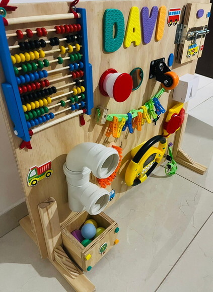 Painel Sensorial Duplo Montessori com Pés (60 a x 70 C)
