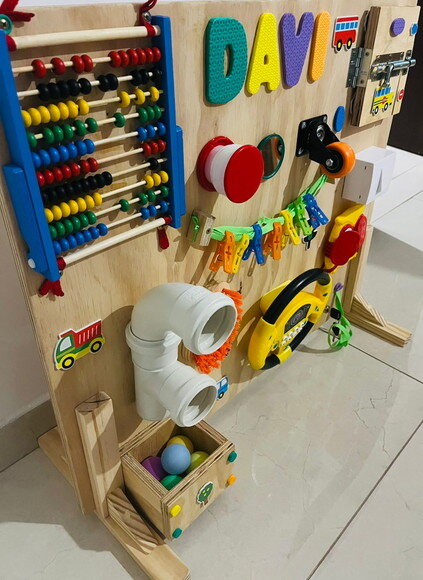 Painel Sensorial Duplo Montessori com Pés (60 a x 70 C)
