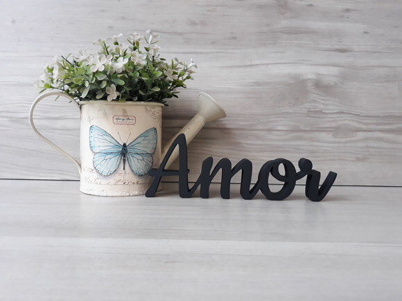 Amor - linha CK - Palavra de mesa em MDF - Tamanho P