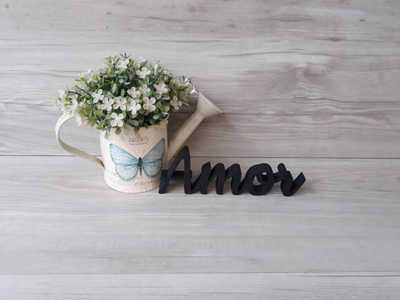 Amor - linha CK - Palavra de mesa em MDF - Tamanho P