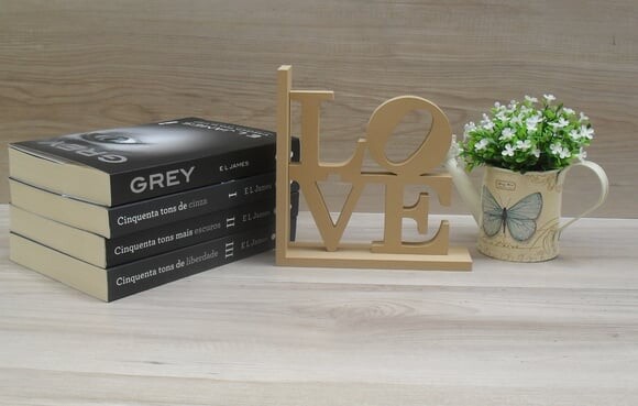 Aparador de Livros Love NY