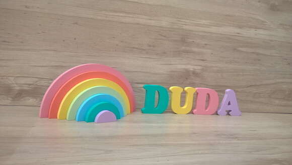 Arco Íris + Nome 4 letras - peças de mesa em mdf