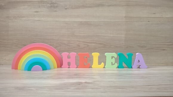 Arco Íris + Nome 6 letras - peças de mesa em mdf