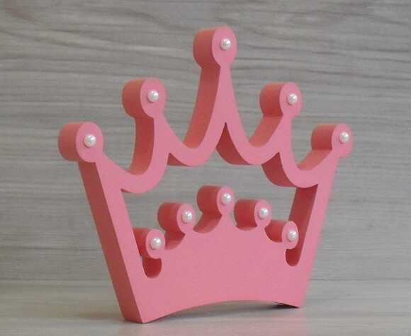 Coroa em mdf com aplicação de strass ou pérola - 10 cm