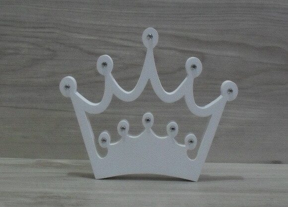 Coroa em mdf com aplicação de strass ou pérola - 13 cm