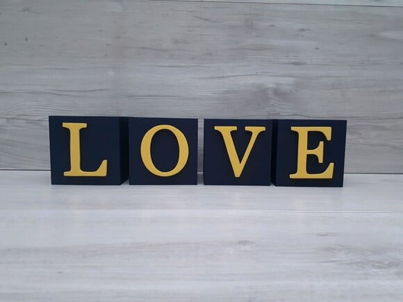 Cubos Decorativos LOVE - 10 x 10 x 10 cm