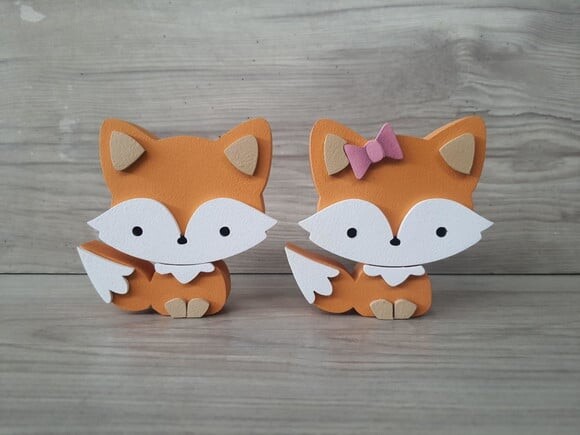 Duo Raposas de Mesa em mdf - Decoração Infantil - 15 cm