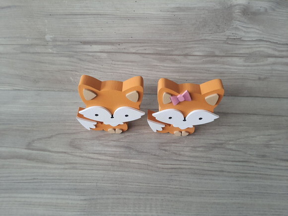 Duo Raposas de Mesa em mdf - Decoração Infantil - 15 cm