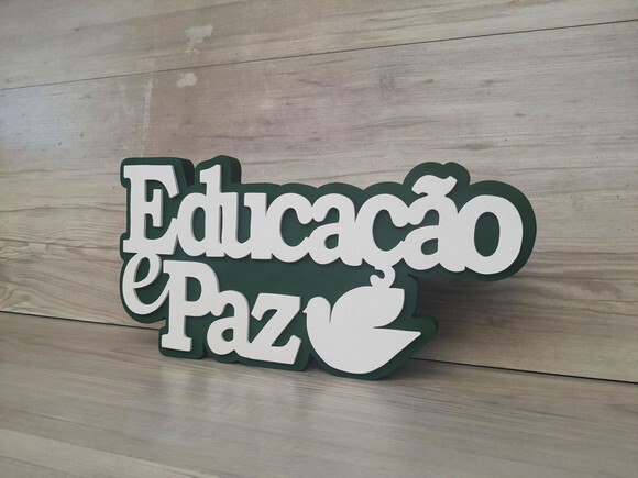 Educação e Paz - Palavras de Mesa em mdf