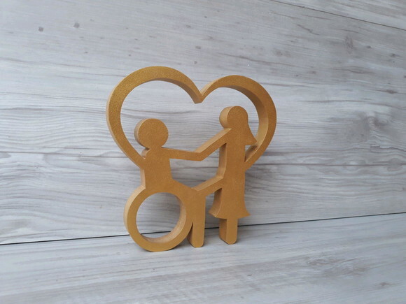 Escultura Casal Coração Cadeirante