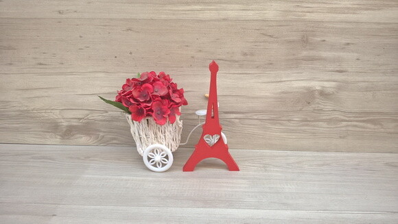 Escultura Torre Eiffel in Love