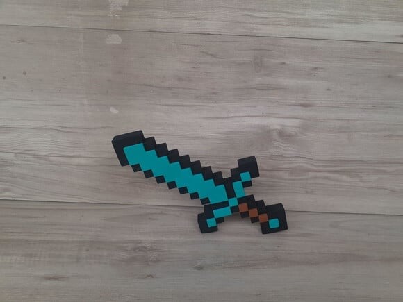 Espada de Mesa em mdf - Tema Minecraft - 15 cm