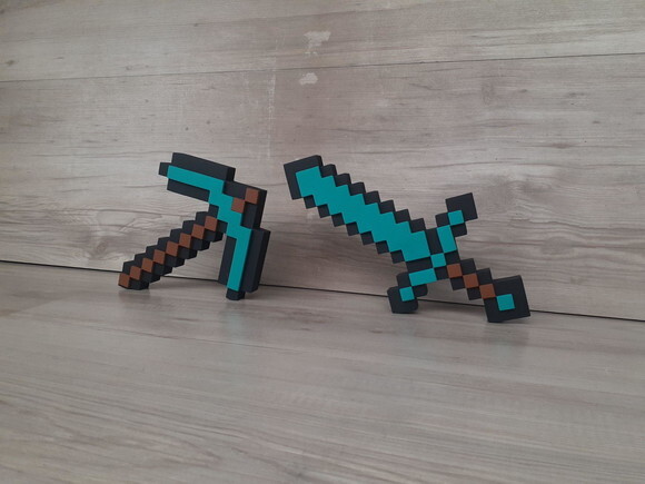 Espada e Picareta de Mesa em mdf - Tema Minecraft - 15 cm