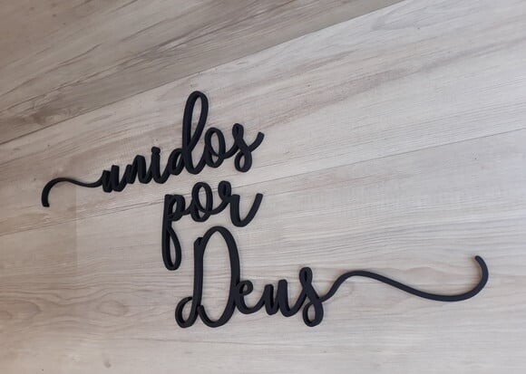 Frase em mdf para decoração de parede - unidos por Deus -