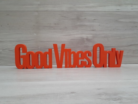 Good Vibes Only - Palavras Decorativas de mesa em MDF