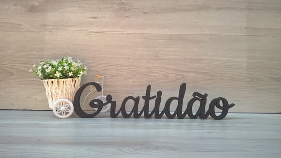 Gratidão - Palavra de mesa em MDF