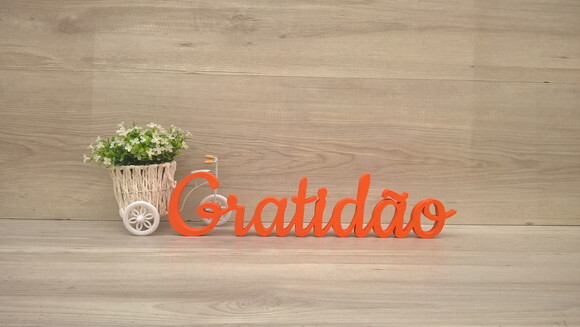 Gratidão - Palavra de mesa em MDF