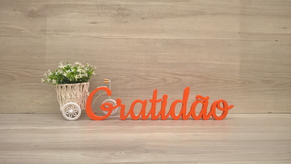 Gratidão - Palavra de mesa em MDF