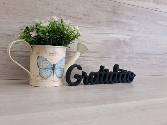 Gratidão - Palavra de mesa em MDF - Tamanho P