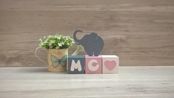 Iniciais em Cubos + Coração - 6 x 6 x 6 cm + Elefante 10 cm