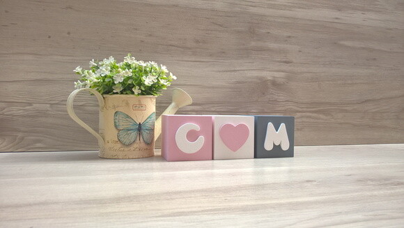 Iniciais em Cubos Decorativos + coração - 6 x 6 x 6 cm