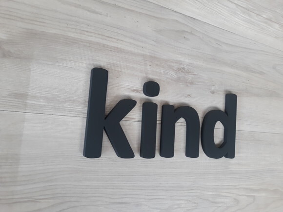 Kind - Palavra Decorativa de Parede em mdf