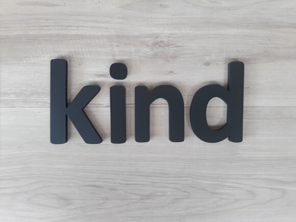 Kind - Palavra Decorativa de Parede em mdf
