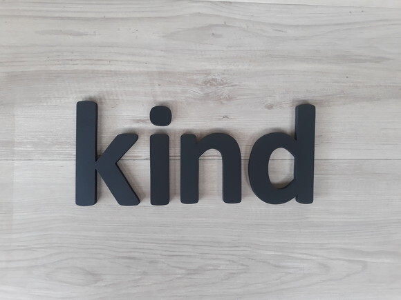 Kind - Palavra Decorativa de Parede em mdf