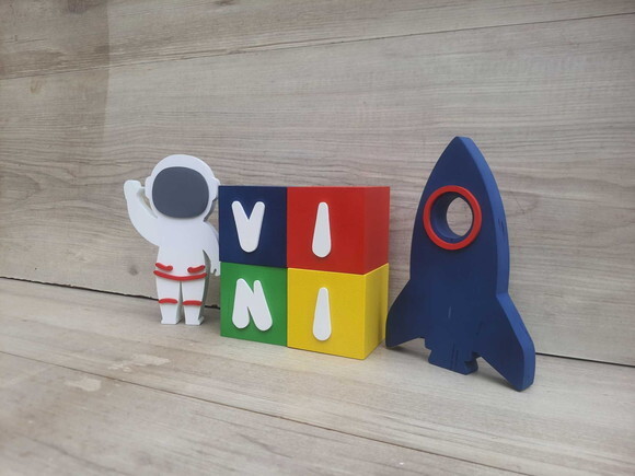 Kit Espacial - Nome em Cubos 4 Letras + Foguete + Astronauta
